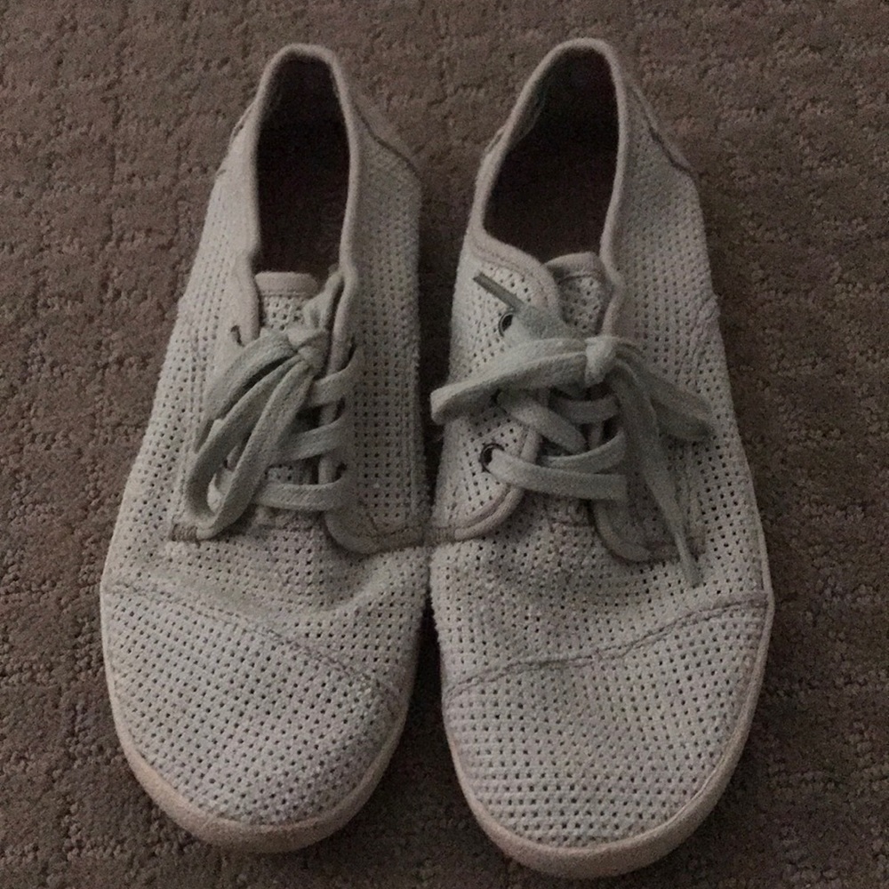 Toms Shoes